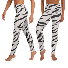 Load image into Gallery viewer, Yoga Leggings - Serengeti
